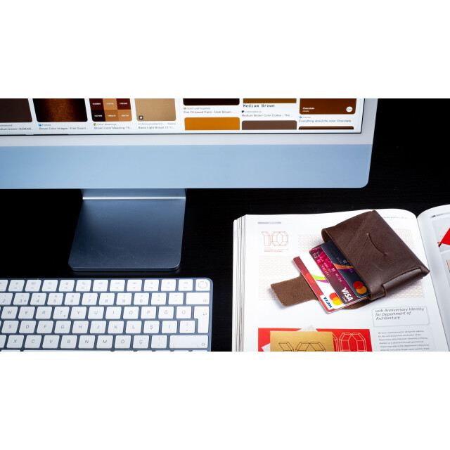 Kayıgo Kamil Kartvizitlik / Kulaklık Çantası Kahverengi