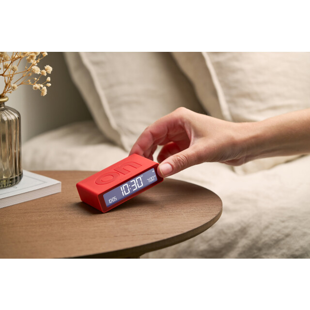 Lexon Flip Mini Şarj Edilebilir Alarm Saat A&ccedil;ık Kırmızı