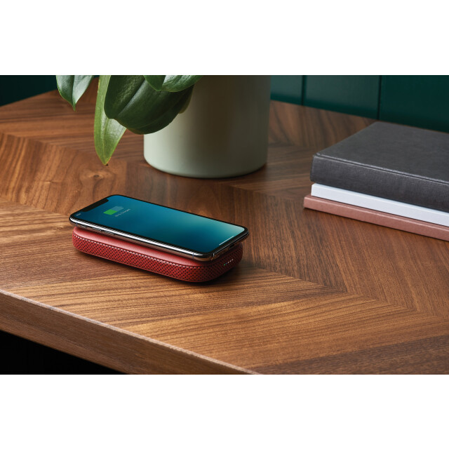 Lexon Powersound Deri Kablosuz  Şarj Cihazı ve Bluetooth Hoparlör Kırmızı